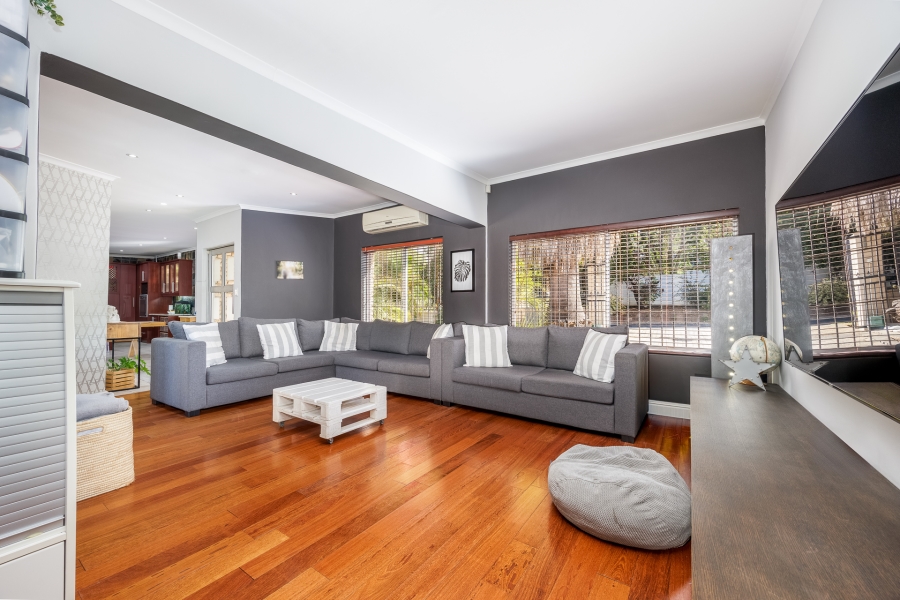 4 Bedroom Property for Sale in Vierlanden Western Cape